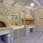 Leda Villa