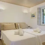 Leda Villa *